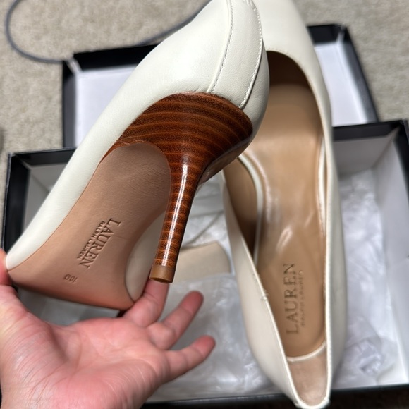 Lauren Ralph Lauren Lauren Ralph Lauren
Women's Lanette Pointed-Toe Pumps - Picture 4 of 6